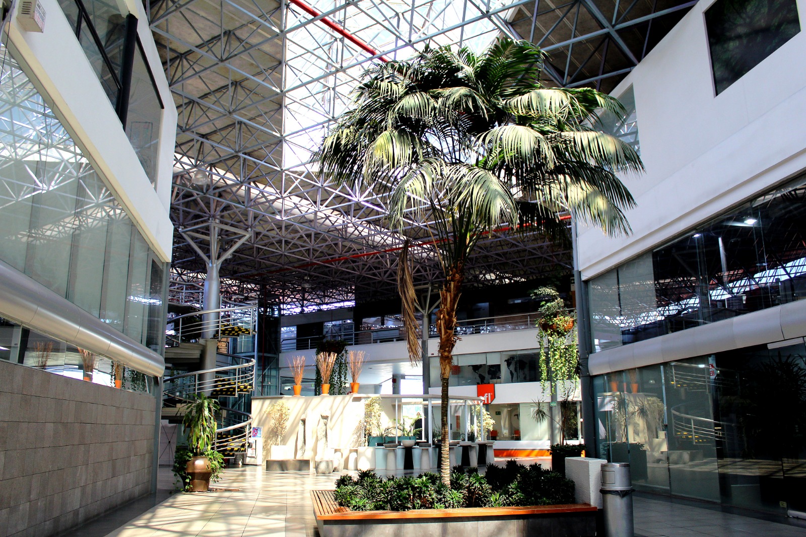Áreas comunes de plaza concentro